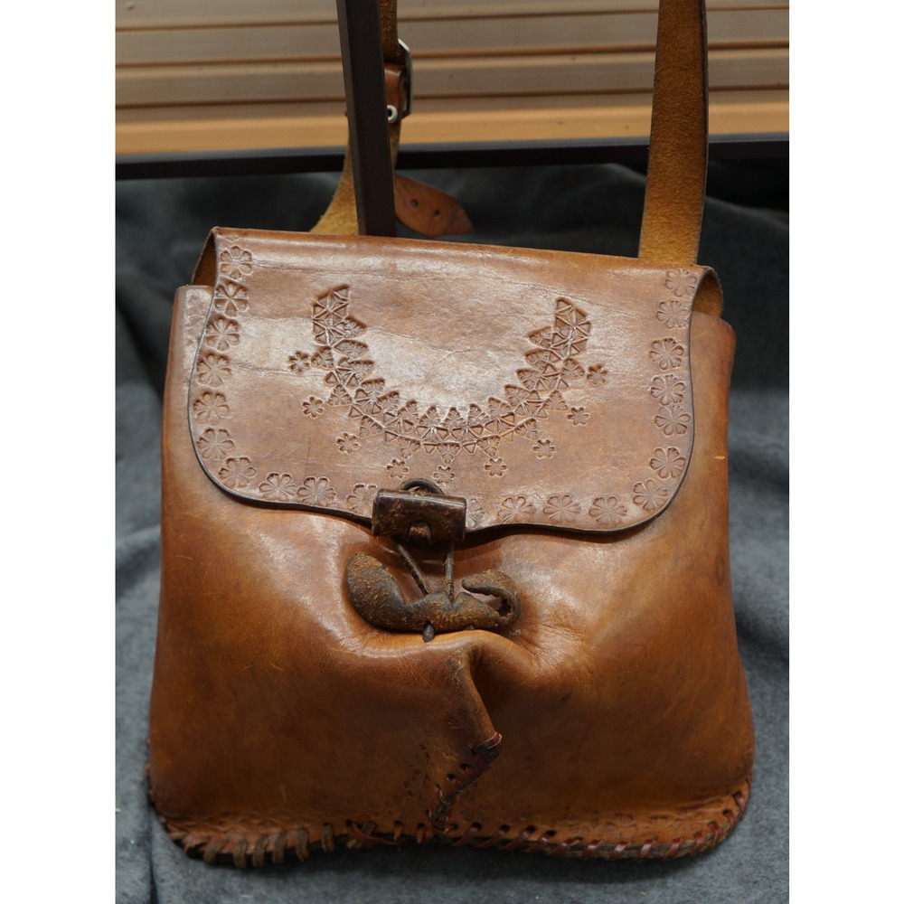 Vtg 70s Hand Tooled & Stitched Thick Leather Boho Hippie Crossbody bag